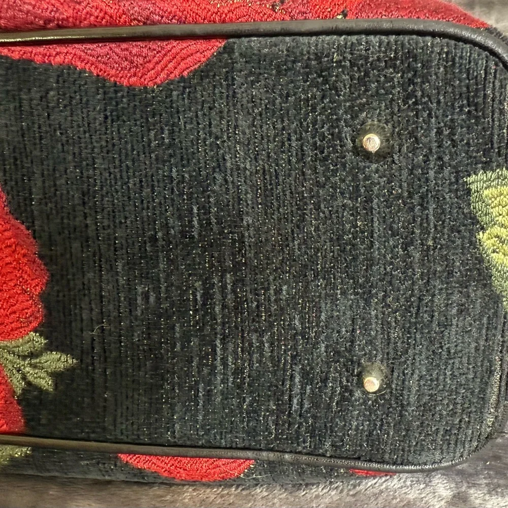 Isabella Fiore Embroidered/Sequined Rose Shoulder/Black Floral Handbag - Picture 6 of 13